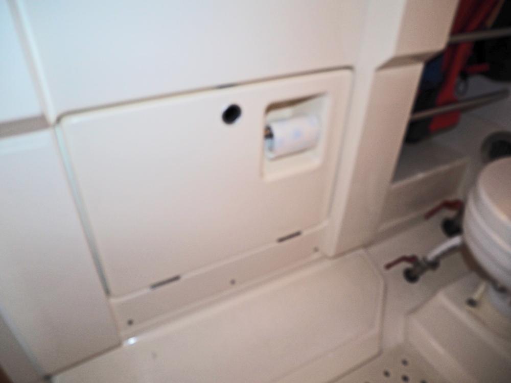 Saloon, Accommodation